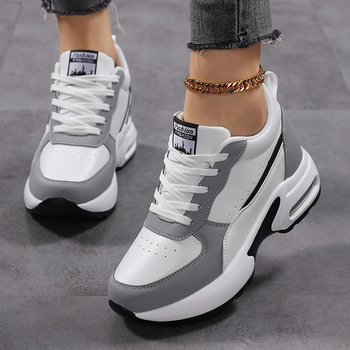 Adidași femei cu înălțime internă de 8 cm, PU ușor, vârf rotund, șireturi, talpă moale