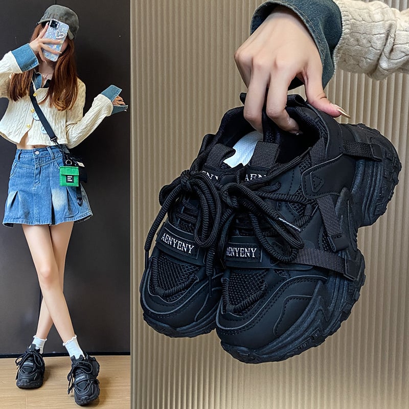 Damske casual tenisice s mrežastim gornjim dijelom, debeli potplat 3–5 cm, zatvaranje na vezanje