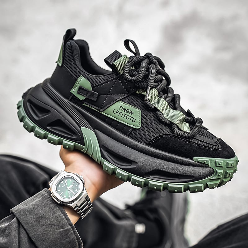 Férfi Dad Shoes vastag talppal, felső: szintetikus bőr, talp: gumi, zárás: fűző, EVA belső talp, sarokmagasság 3–5 cm