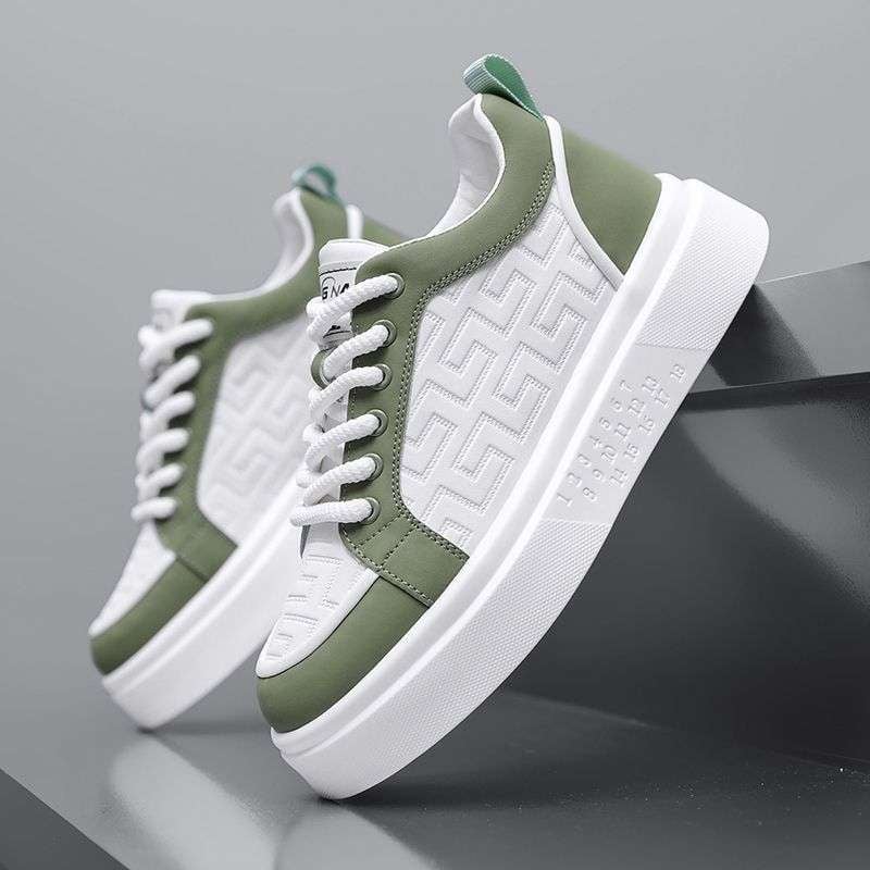 Sneikeri ar sintētiskas ādas augšpusi, EVA iekšējā zole, PVC ārējā zole, ar šņorēm, vidēja augstuma