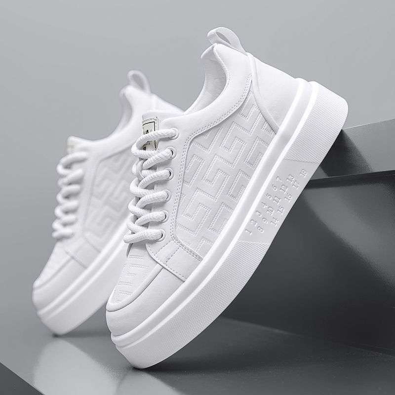 Sneikeri ar sintētiskas ādas augšpusi, EVA iekšējā zole, PVC ārējā zole, ar šņorēm, vidēja augstuma