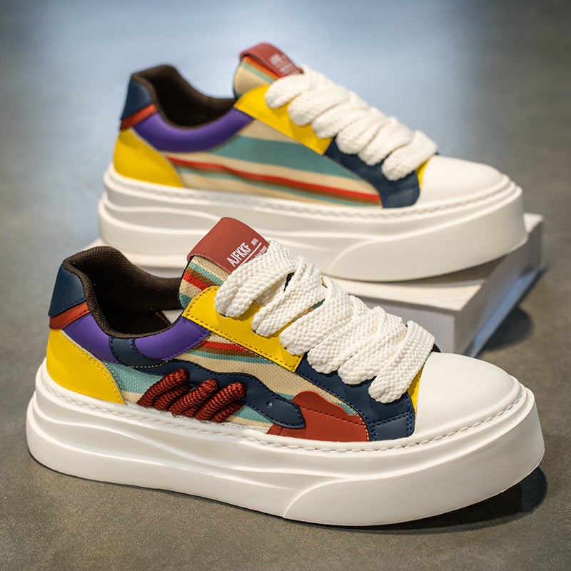 Vyriski kedai - kvėpuojanti drobės viršutinė dalis, aukštyje padidinti vidpadis, neslidus gumos padas, raišteliai, EVA vidpadis