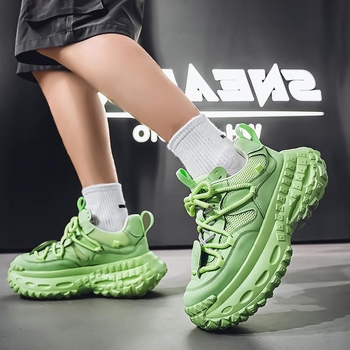 Vyriski kasdieniniai sportiniai bateliai su kvėpuojančia tinkline viršutine dalimi, plastiniu padu, raišteliais, PU vidpadis, storas padas