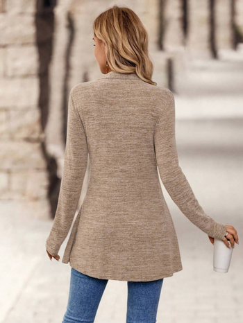 Vidutinio ilgio kardiganas su ilgomis rankovėmis, be kaklo, poliesterio audinys, liemens suspaudimo siluetas, patchwork paneliai