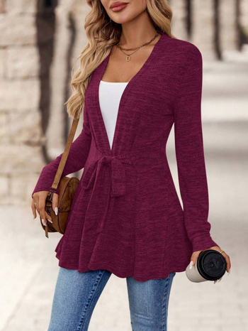 Vidutinio ilgio kardiganas su ilgomis rankovėmis, be kaklo, poliesterio audinys, liemens suspaudimo siluetas, patchwork paneliai