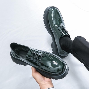 Férfi mindennapi bőr cipő, kerek orrú, gumírozott talp, egyszerű dizájn, tavaszra