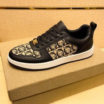 Kedai iš natūralios odos, rankų darbo, kasdieniai, raišteliai užsegimas, gumos padas, vyrams virš 60.