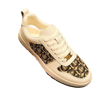 Kedai iš natūralios odos, rankų darbo, kasdieniai, raišteliai užsegimas, gumos padas, vyrams virš 60.