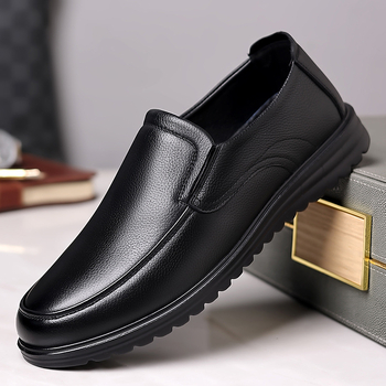 Vyriski kasdieniniai odiniai bateliai, kvėpuojanti viršutinė dalis: galvijų oda + mikropluoštas, apvali nosis, raišteliai, žemas kulnas 1–3 cm