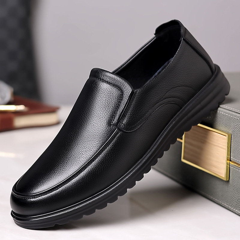 Vyriski kasdieniniai odiniai bateliai, kvėpuojanti viršutinė dalis: galvijų oda + mikropluoštas, apvali nosis, raišteliai, žemas kulnas 1–3 cm