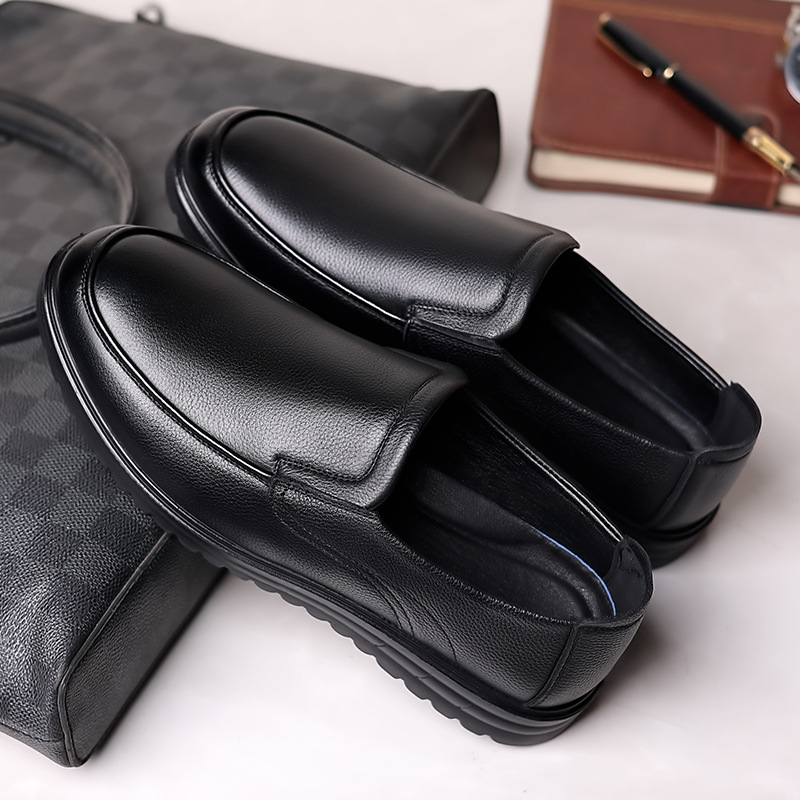 Vyriski kasdieniniai odiniai bateliai, kvėpuojanti viršutinė dalis: galvijų oda + mikropluoštas, apvali nosis, raišteliai, žemas kulnas 1–3 cm