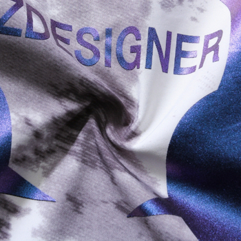 Férfi kapucnis fleecével bélelt dzseki laza szabású, cipzárral az elején, több zsebbel, tavasszal és ősszel viselhető.