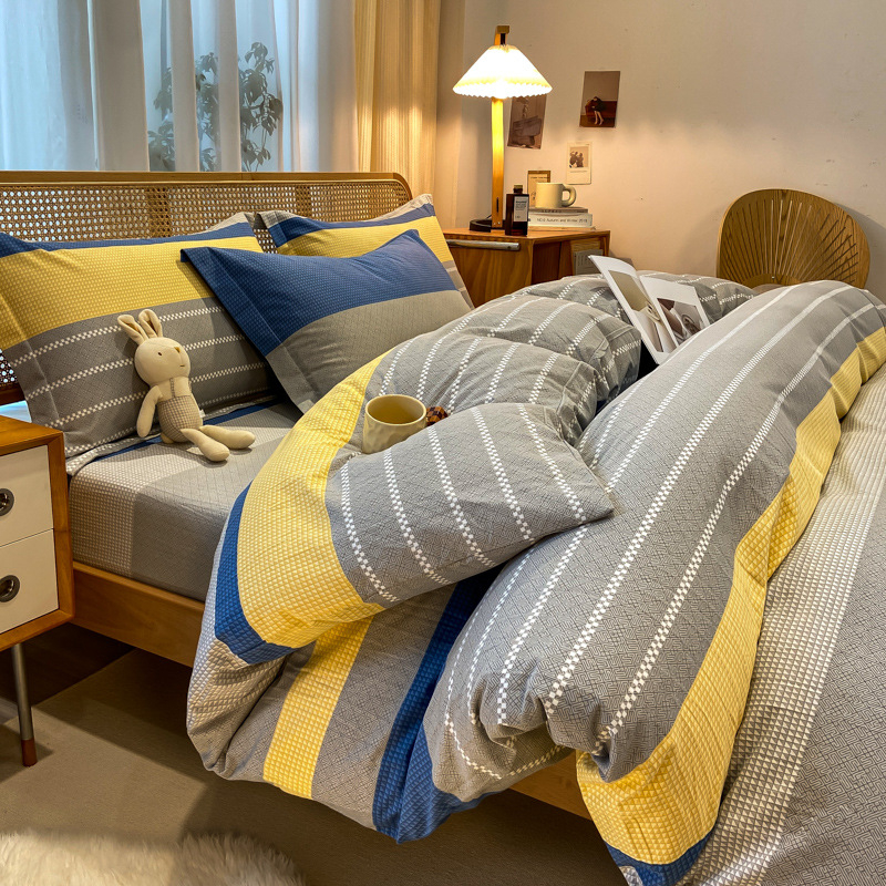 Dviejų sluoksnių antklodės užvalkalas, geometrinis raštas, poliesterio twillis, reaktyvus spausdinimas, svoris 1500–2000 g/m², keturių dalių komplektas, paprastas ir šiuolaikiškas stilius