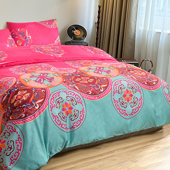 Antklodės užvalkalas | medžiaga: cheminės pluoštai; spausdinimas: reaktyvus spausdinimas; spausdinimo ir dažymo procesas: reaktyvus spausdinimas ir dažymas; svoris iki 300 g; stilius: šiuolaikiškas minimalistinis; raštai: dryžiai, širdelės, žvaigždėtas dan