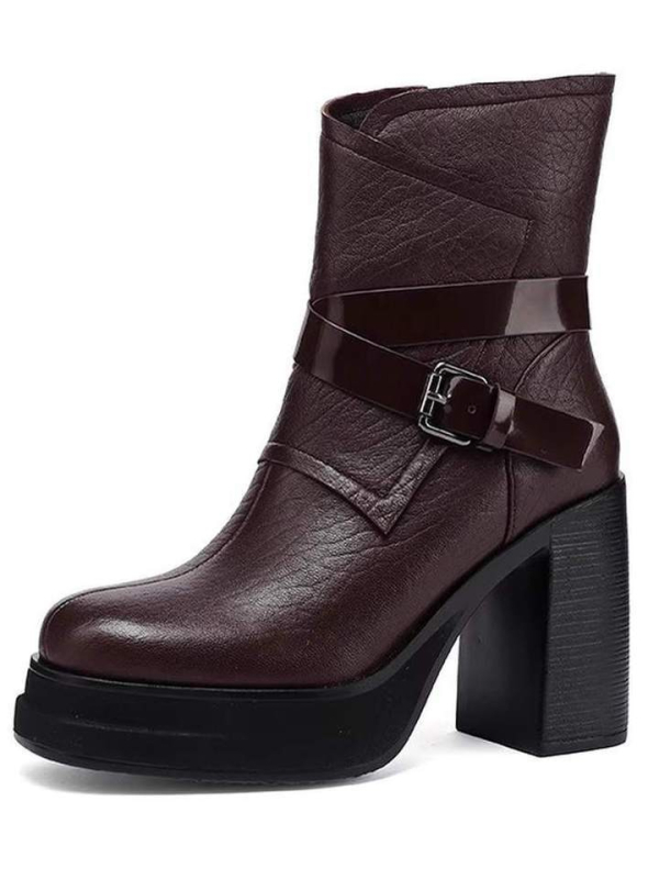 Női bokacsizmák tömött sarokkal és négyszögletes orral, bőr csattal, oldalsó cipzár, gumi talp, felső rész Super Fiber, sarokmagasság 6-8 cm, alacsony szár