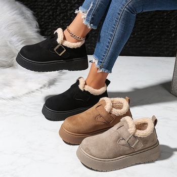 Nubukist ülaosaga talvesaapad, paks kummitald, vooder fleece ja kunstlik karusnahk, lühike varvas, slip-on kinnitusega.