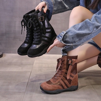 Ženske Martin čizme s unutarnjim povećanjem visine 9 cm, klinasti potpetica, do sredine potkoljenice, bočni zatvarač, nubuk gornji dio