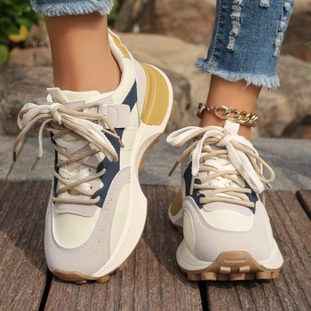 Moteriški chunky sneakeriai su PU+mesh viršumi, color-block dizainas, gumos padas, raišteliai, aukšio didinimas 3–5 cm