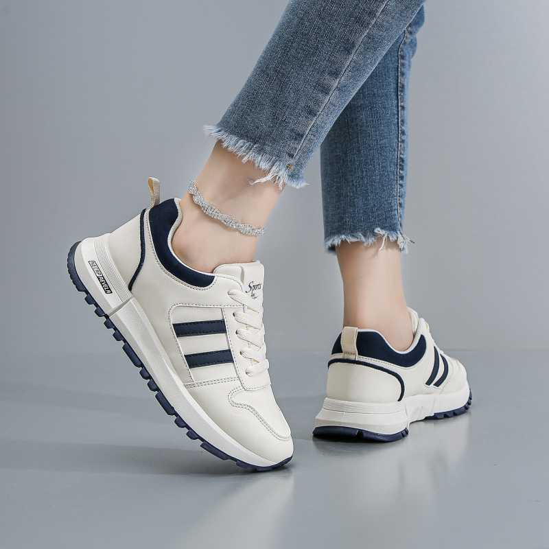 Moteriški kvėpuojantys sportbačiai su raišteliais, reljefinė dirbtinė oda, tinklinė vidinė medžiaga, PU vidurinis pada, EVA padai