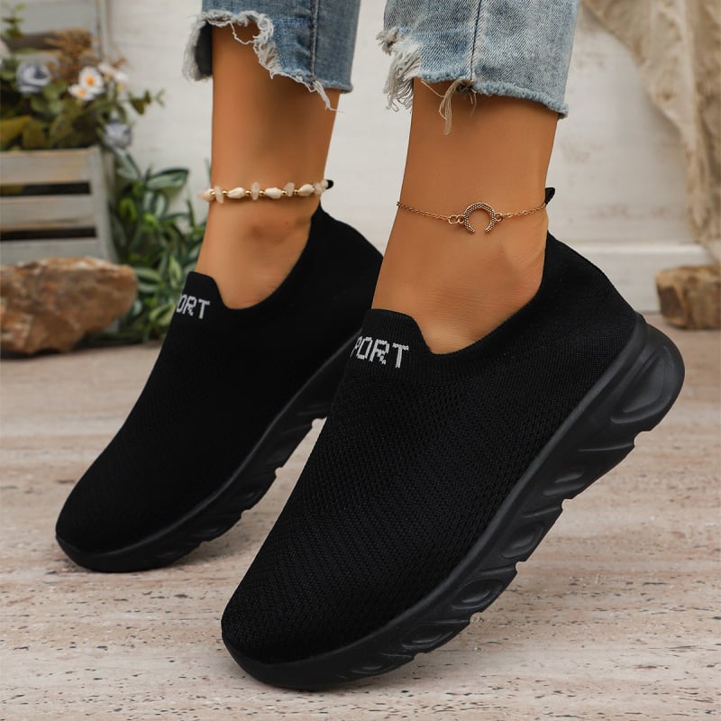 H-diržinių sandalai – audinio viršus, apvalus pirštas, žemas kulnas 1–3 cm, padas iš gumos ir EVA