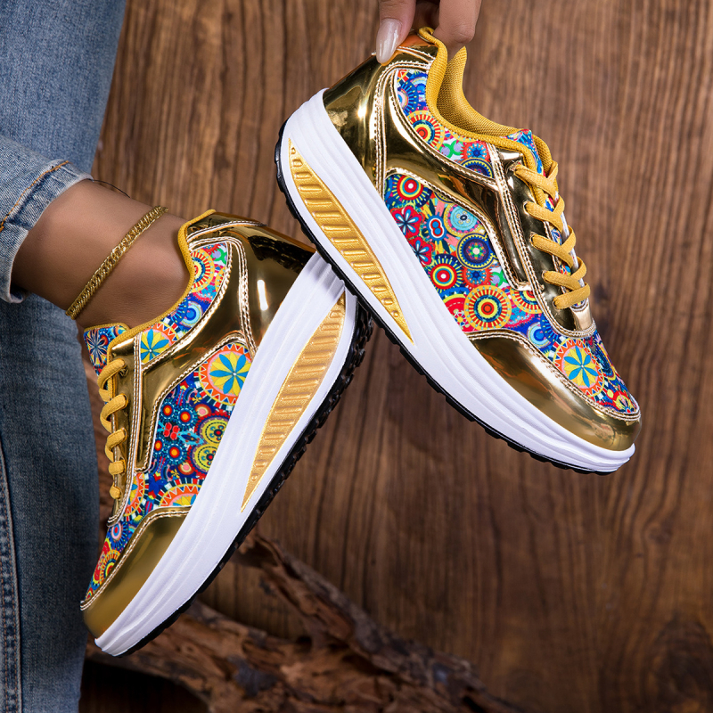 Moteriški laisvalaikio batai, pank stiliaus, aukštį didinančios sportbačiai, apvali nosis, PU viršus, grafiti raštas, žemas batų kaklelis, EVA padas, raišteliai