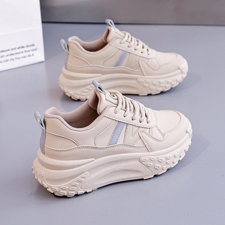 Moteriški sportiniai bateliai raišteliai, PU viršus, apvali nosis, vidutinio aukščio kulnas 3–5 cm, guma padas