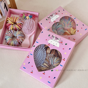 Plaukų aksesuarų rinkinys – aukšto elastingumo gumelės, dėžutėje pakuojamas, skirta kūdikiams ir mažiems vaikams iki 3 metų, karūnos formos šoninės klipsai, mišrios medžiagos