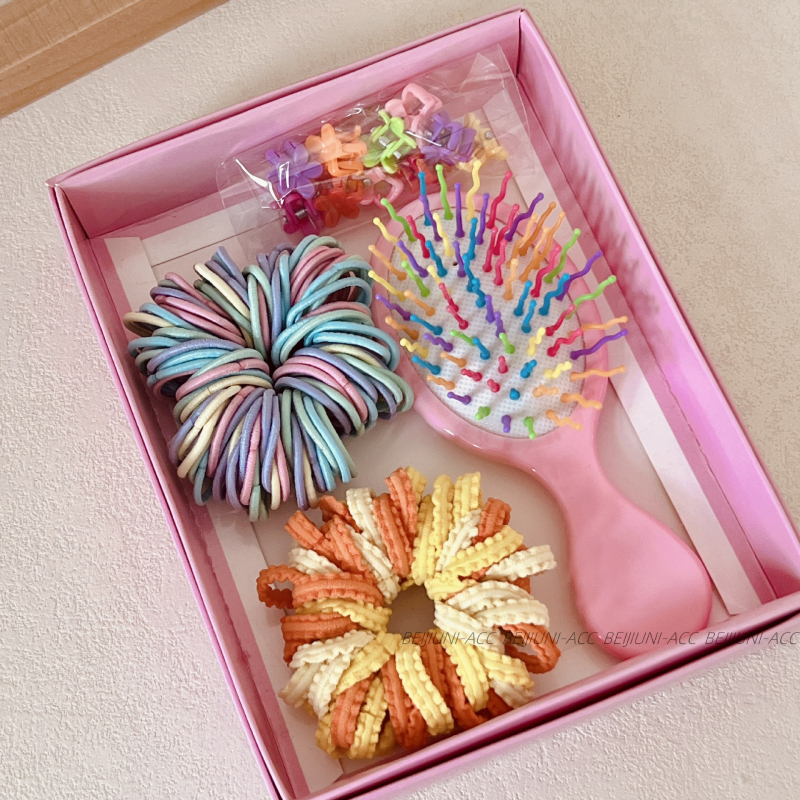 Plaukų aksesuarų rinkinys – aukšto elastingumo gumelės, dėžutėje pakuojamas, skirta kūdikiams ir mažiems vaikams iki 3 metų, karūnos formos šoninės klipsai, mišrios medžiagos