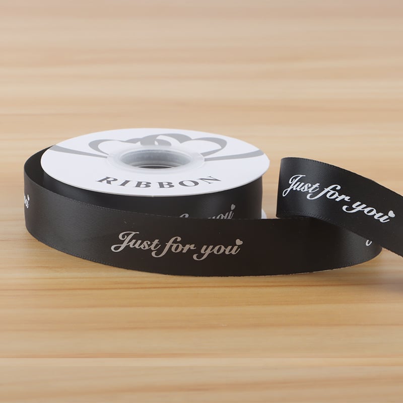 Лента за опаковане с английски букви — полиестер; марка Decai; за опаковане на подаръци, цветя и торти