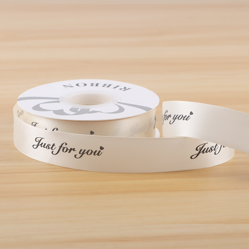 Лента за опаковане с английски букви — полиестер; марка Decai; за опаковане на подаръци, цветя и торти