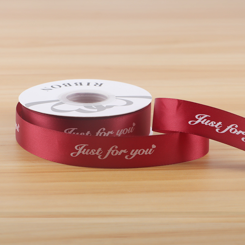 Лента за опаковане с английски букви — полиестер; марка Decai; за опаковане на подаръци, цветя и торти