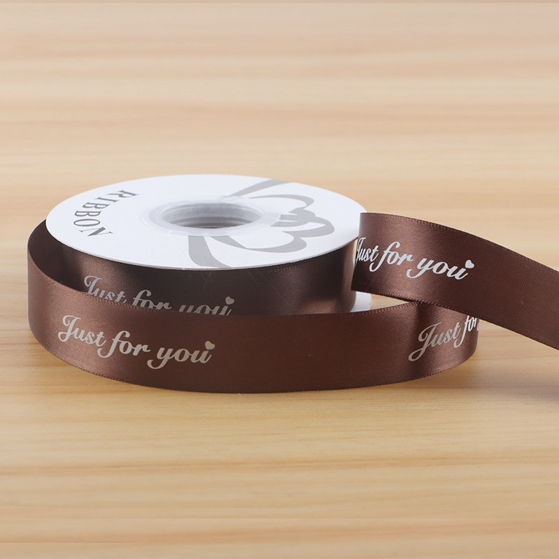 Лента за опаковане с английски букви — полиестер; марка Decai; за опаковане на подаръци, цветя и торти