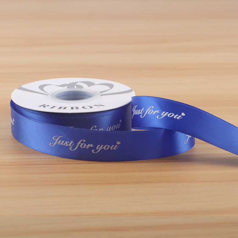 Лента за опаковане с английски букви — полиестер; марка Decai; за опаковане на подаръци, цветя и торти