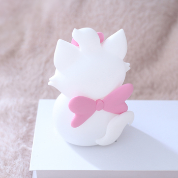 Silikoninė naktinė lempa su katės dizainu Tom's Dream Cat – įmontuota baterija, maksimali įtampa 36V, mygtukinis jungiklis; tinka miegamajam ar studijai.