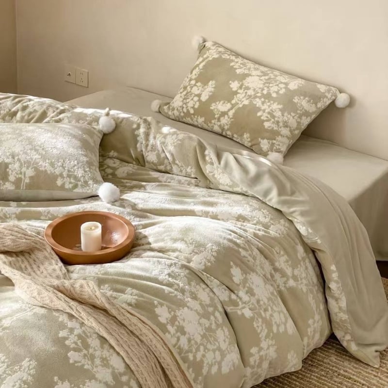 Milk velvet keturių dalių patalynės komplektas su augalų ir gėlių raštu, Jacquard audimas, reaktyvus spausdinimas