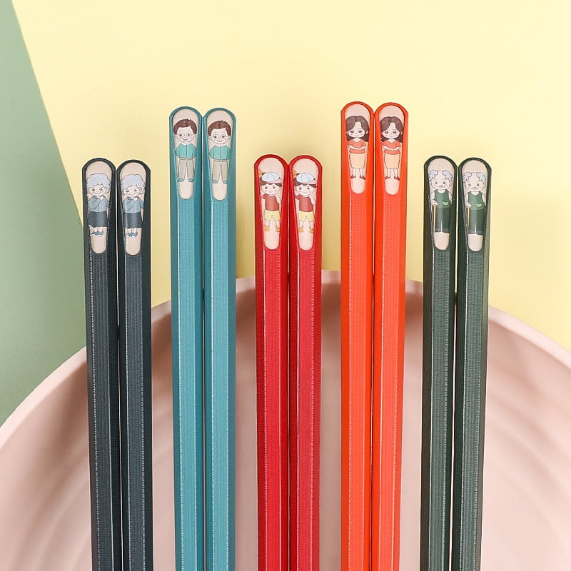 Šeimos valgomos lazdelės, 5 poros, atsparios drėgmei ir neslystančios, animacinis motyvas, PET medžiaga