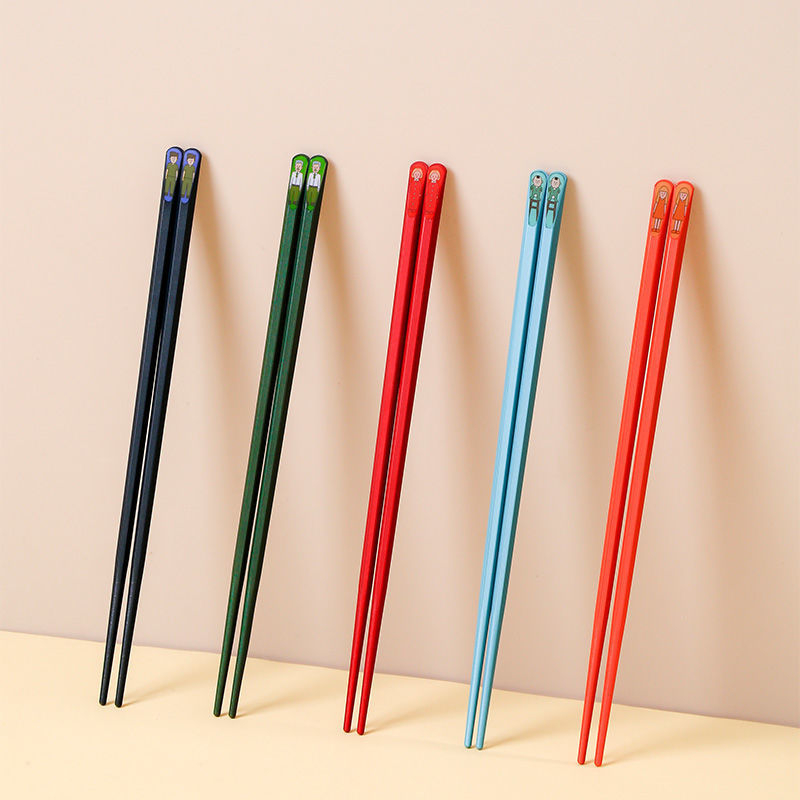 Šeimos valgomos lazdelės, 5 poros, atsparios drėgmei ir neslystančios, animacinis motyvas, PET medžiaga