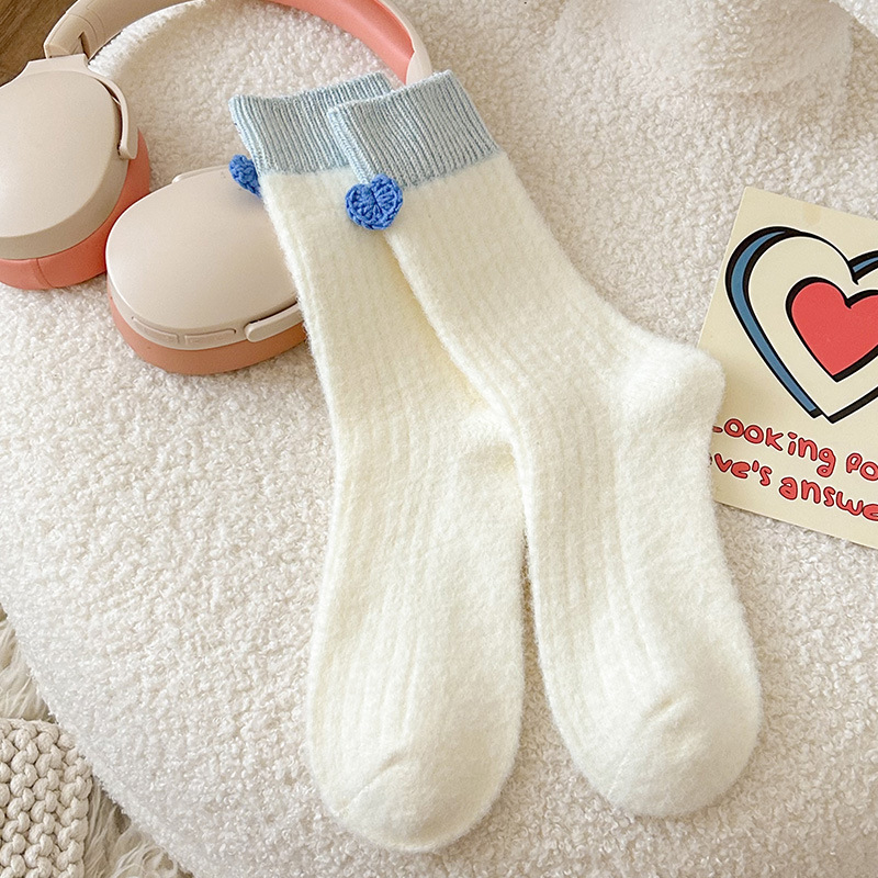 Moteriškos namų kojinės, koralinis flisas, nailonas 70–80%, vidutinio ilgio iki blauos, dvigubas mezgimas, drėgmės sugėrimas