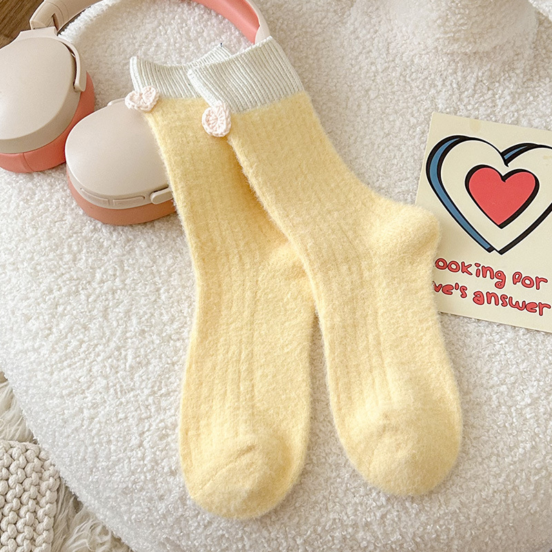 Moteriškos namų kojinės, koralinis flisas, nailonas 70–80%, vidutinio ilgio iki blauos, dvigubas mezgimas, drėgmės sugėrimas