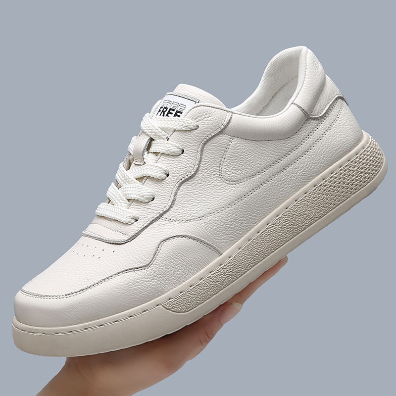 Vyriski odiniai laisvalaikio batai su pirmosios eilės karvės odos viršutine, raišteliai priekyje, gumos padas, žemas kulnas 1–3 cm