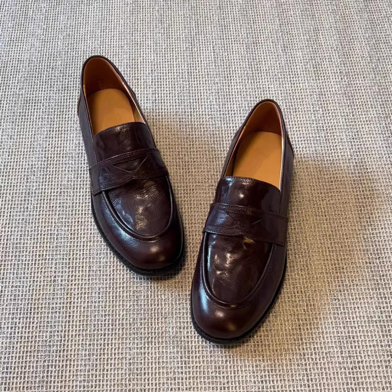 Ženske retro slip-on loaferice s okruglim nosom, gornji materijal Super Fiber, gumena potplata, niski pet 1–3 cm