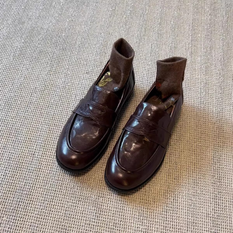 Ženske retro slip-on loaferice s okruglim nosom, gornji materijal Super Fiber, gumena potplata, niski pet 1–3 cm