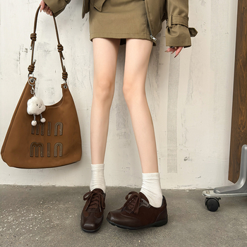 Moterų odiniai bateliai su kvadratine nosimi, raišteliai, vidutinio aukščio kulnas 3–6 cm, viršutinio sluoksnio medžiaga: super pluoštas, žemas viršus