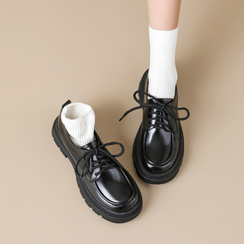 Moterų loaferiai japoniško stiliaus, apvalus pirštas, viršus iš mikropluošto, vidutinio aukščio kulnas (3–5 cm), guma padas