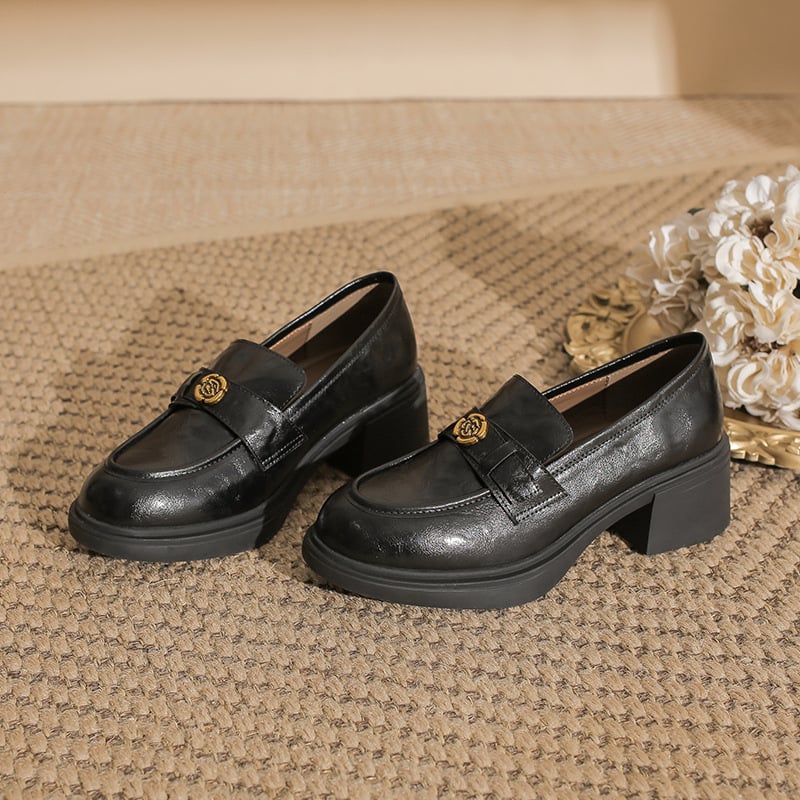 Moteriški loaferiai iš avies odos su apvaliu nosimi, stora kulnė 3-5 cm, retro stilius