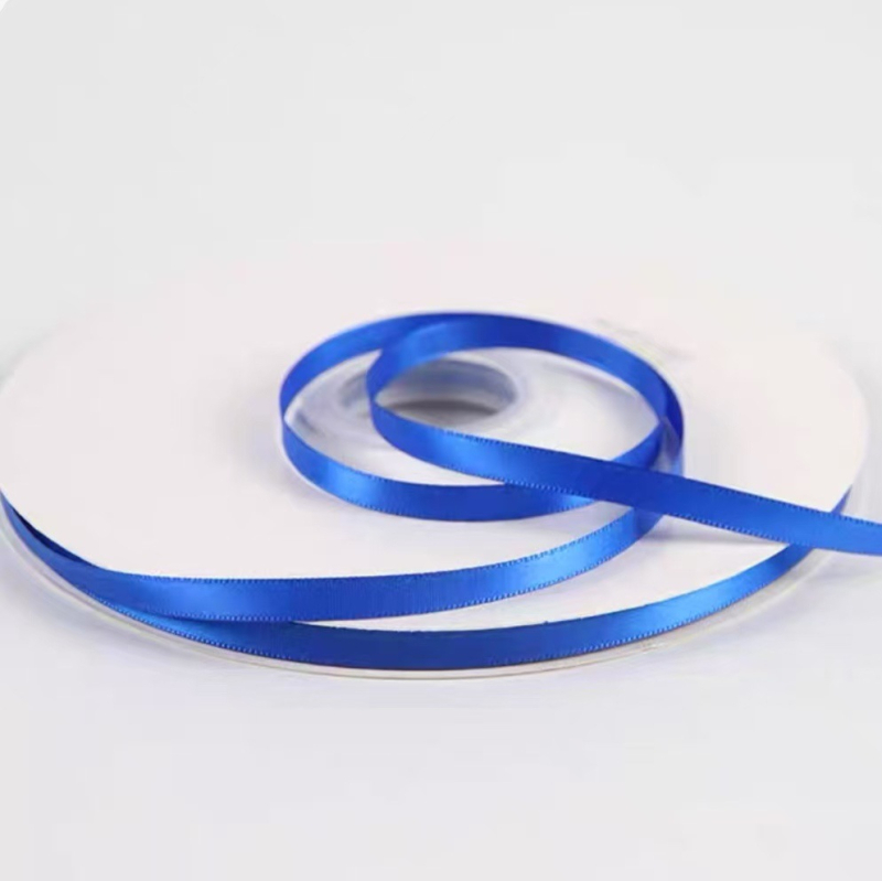 Сатенова лента за сватбени букети, опаковане на подаръци и DIY панделки (Материал: сатен; Приложения: сватби, букети, опаковане на подаръци, занаяти)