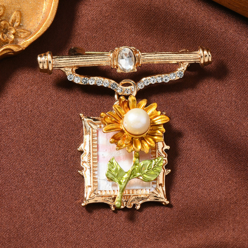 Broš iš cinko lydinio, geometriniai gėlių motyvai, retro stilius, gėlės forma, lašų aliejaus apdaila; muylinda ženklas, unisex, pavasaris 2025