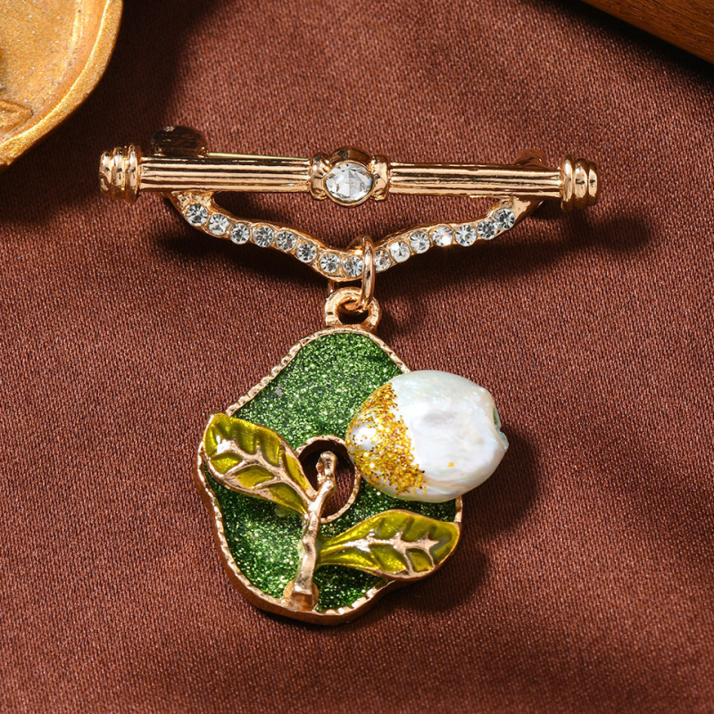 Broš iš cinko lydinio, geometriniai gėlių motyvai, retro stilius, gėlės forma, lašų aliejaus apdaila; muylinda ženklas, unisex, pavasaris 2025