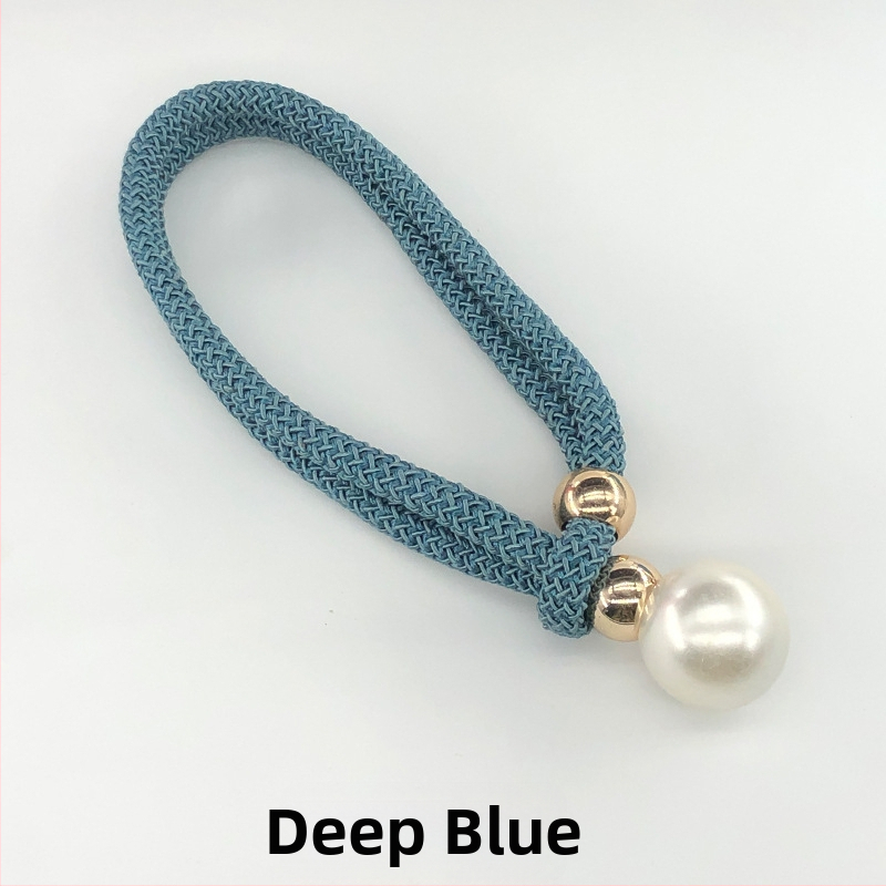 Audinių užuolaidų raišteliai su perlų akcentais, reguliuojami surišimo dirželiai, lengvas prabangos stilius