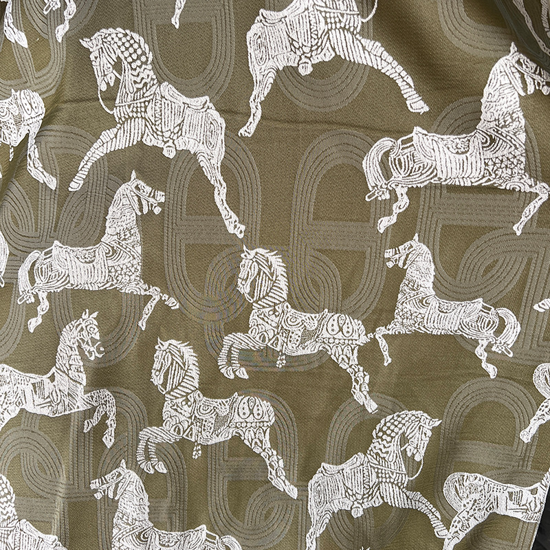 Poliesterio Jacquard užuolaidų audinys, pusapšvietimas 40–70%, tinkamas kampiniams langams ir grindų iki lubų langams, augalų ir gėlių raštas